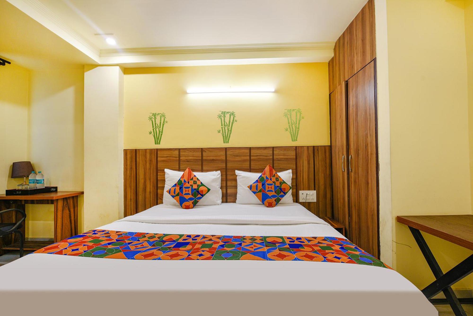 Fabhotel Ishtara Auberge - Nr Yashobhoomi Convention Centre Neu-Delhi Exterior foto